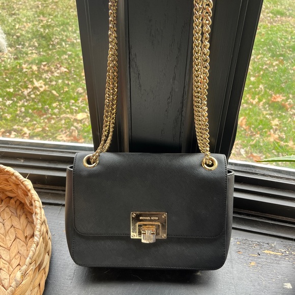 Michael Kors - Black Textured Leather Crossbody W/ Twist Lock & Chain Strap - Picture 3 of 5